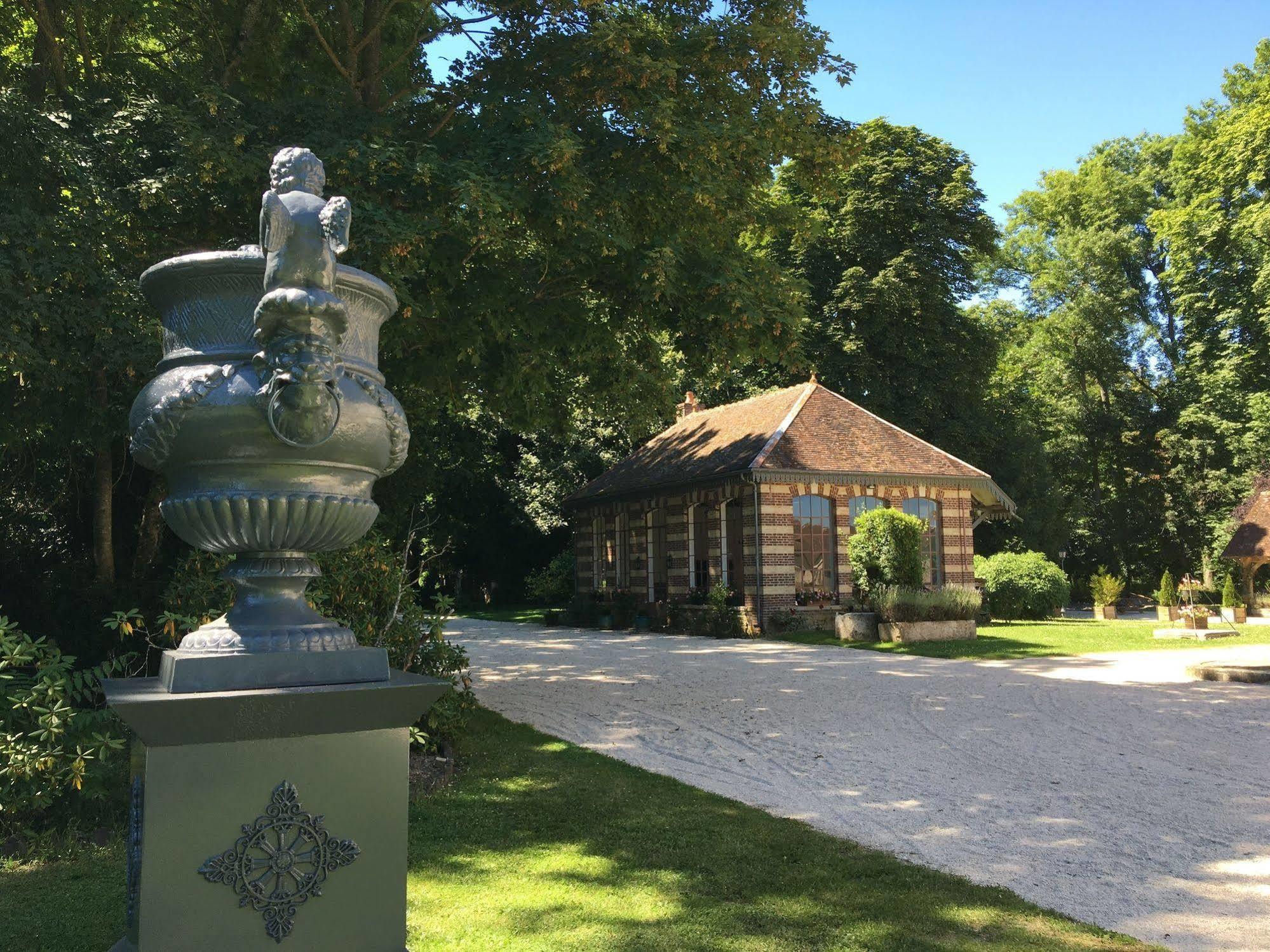 Chateau De Montabert Montaulin Esterno foto